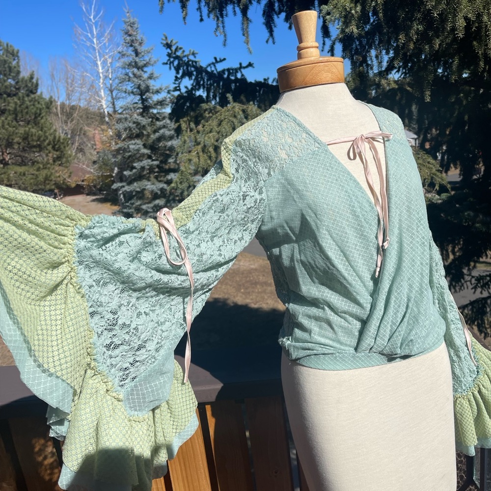 Hot as Hell gorgeous top sea foam green, lime & pink